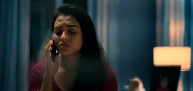 কার সঙ্গে কথা বলছে বাবলি। ছবি: চরকি