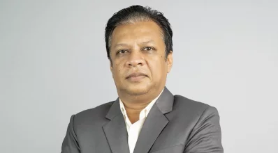 রাকিব হয়েছেন দিনার। ছবি- হইচই