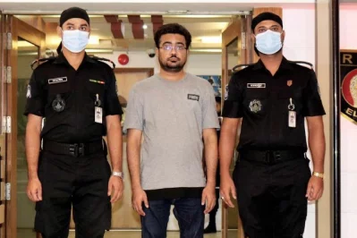 গ্রেপ্তার জিয়াউদ্দিন রুফি ওরফে উরফি। ছবি: র্যাবের মিডিয়া সেল