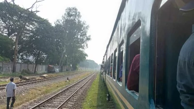 নির্মাণাধীন দোহাজারী-কক্সবাজার রেললাইন ও বিভিন্ন স্টেশন পরিদর্শন করা হচ্ছে। ছবি: ইনডিপেনডেন্ট