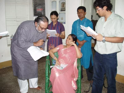 আলী যাকেরের সঙ্গে ফ্রেমবন্দি ওমর আয়াজ (ডানে), ছবিটি ফেসবুক থেকে নেওয়া