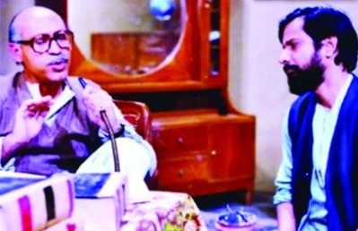 একটি নাটকের দৃশ্যে আবুল হায়াত ও আসাদুজ্জামান নূর। ছবি: সংগৃহীত