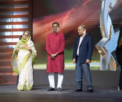 দীপ্ত অ্যাওয়ার্ডে দিলারা জামান। ছবি: দীপ্ত টিভি