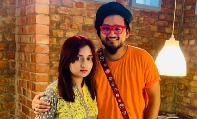প্রাক্তন স্ত্রী সালসাবিল মাহমুদের সঙ্গে নোবেল। ছবি: সংগৃহীত