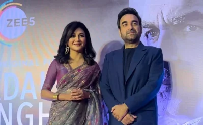 কড়ক সিং প্রিমিয়ারে জয়া ও পঙ্কজ ত্রিপাঠী। ছবি: ফেসবুক থেকে নেওয়া