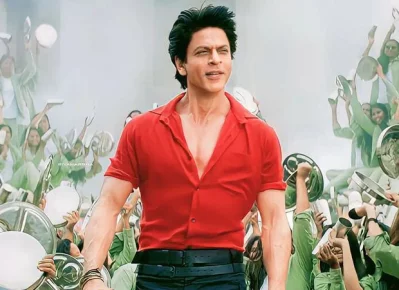 জওয়ান সিনেমায় শাহরুখ। ছবি: রেড চিলিস এন্টারটেইনমেন্ট