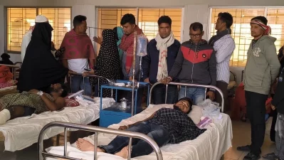 হাসপাতালে চিকিৎসা নিচ্ছেন আহতেরা। ছবি: ইনডিপেনডেন্ট