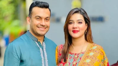 রকিব সরকারের সঙ্গে মাহিয়া মাহি। ছবি: সংগৃহীত