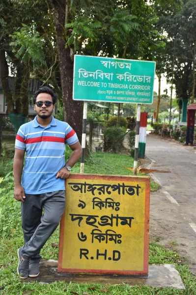 একাই ঘুরে বেড়িয়েছেন দেশের নানা প্রান্তে। ছবি: আয়াতুল্লাহর ফেসবুক থেকে সংগৃহীত