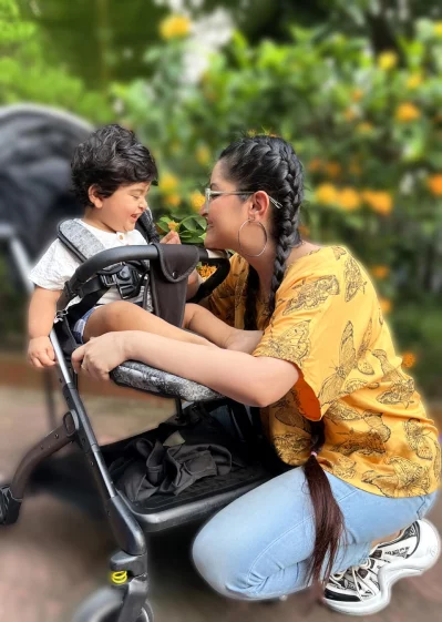 ছেলে রাজ্যর সঙ্গে খুনসুটিতে পরী মণি। ছবি: ফেসবুক থেকে নেওয়া