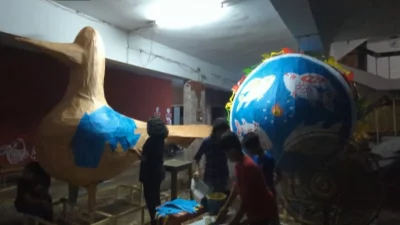 জাহাঙ্গীরনগর বিশ্ববিদ্যালয়ে বর্ষবরণের প্রস্তুতি চলছে। ছবি: ইনডিপেনডেন্ট টেলিভিশন