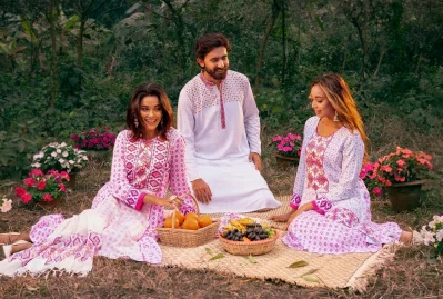 এই সময় পরতে পারেন হালকা রঙের পোশাক। ছবি: কে ক্র্যাফট