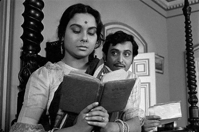 চারুলতা সিনেমার একটি দৃশ্য। ছবি: সংগৃহীত
