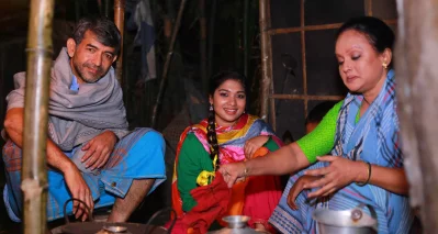 একটি দৃশ্যে মতিউর রহমান সাগর, মারশিয়া শাওন ও রাশেদা রাখি। ছবি: নির্মাতার সৌজন্যে