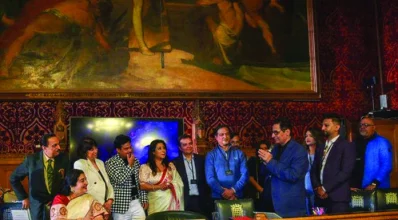 গান প্রকাশনা অনুষ্ঠানের একটি মুহূর্ত। ছবি: সংগৃহীত