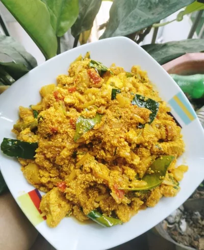 ভাত বা রুটি দিতে খেতে পারেন এই মাছের ডিম। ছবি: ফারহানা ইয়াসমিন