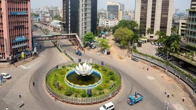 ঈদ এলেই এমন এক নস্টালজিয়ায় আক্রান্ত হন তাঁরা। কোথাও যানজট নেই, গাড়ির চাপ নেই, মানুষের ভিড় নেই, কেমন একটা নিস্তরঙ্গভাব। ছবি: সংগৃহীত