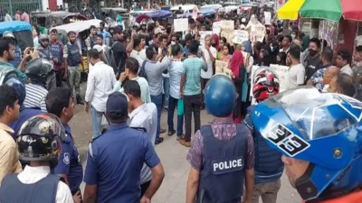 গত ৫-৮ আগস্ট দেশে কোনো সরকার ছিল না, পুলিশ ছিল না, অন্যান্য বাহিনীরও তেমন কোনো সক্রিয়তা দেখা যায়নি। ফাইল ছবি