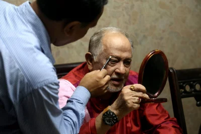 গ্রিন রুমে রাজ্জাক। ছবি: সংগৃহীত