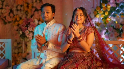 একটি দৃশ্যে শাওন ও দীঘি। ছবি: চরকি