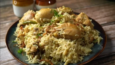 যেকোনো আয়োজনে রান্না করতে পারেন এই মজার মোরগ পোলাও। ছবি: ইনডিপেনডেন্ট