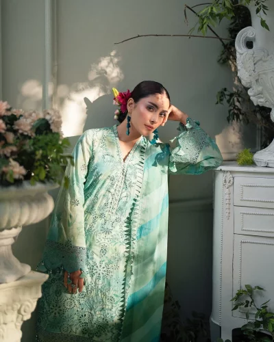 লন কাপড় হলো একটি সেমি-শিয়ার, হালকা কটন ফেব্রিক। ছবি: ইনস্টাগ্রাম থেকে