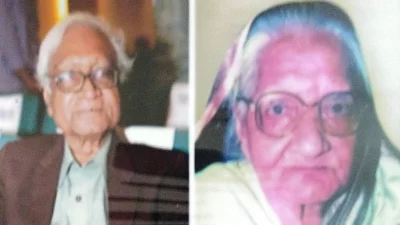 সিরাজুল ইসলাম চৌধুরী ও তাঁর মা আছিয়া খাতুন। ছবি: লেখকের পারিবারিক অ্যালবাম থেকে।