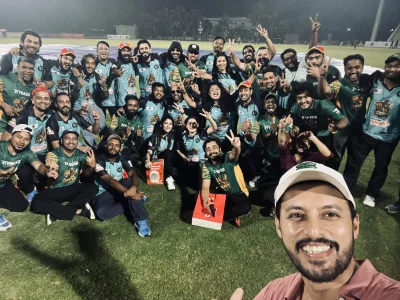শিরোপা জিতে ইরফান সাজ্জাদের সেলফিবন্দি গিগাবাইট টাইটানস সদস্যরা। ছবি: ফেসবুক থেকে নেওয়া