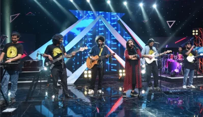 বিটিভি’র স্টুডিওতে চিরকুট। ছবি: বিটিভি