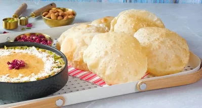 মজার এই খিরের স্বাদকে আরও বাড়িয়ে দেবে গরম গরম পাফড্ পুরি। ছবি: ইনডিপেনডেন্ট