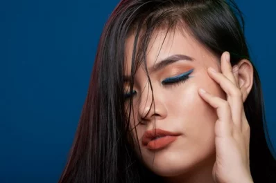ডাবল লেয়ার আইলাইনারকে করে তুলবে আরও আকর্ষণীয়। ছবি: ফ্রিপিক