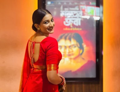 শরতের জবা চলচ্চিত্রের মাধ্যমে বড় পর্দায় অভিষেক করেন নেহা। ছবি: সংগৃহীত