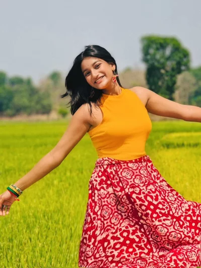 এবারের পূজা অনেকটা নীরবেই কাটছে নেহার। ছবি: ফেসবুক থেকে নেওয়া