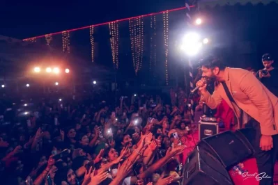 খুলনার একটি কনসার্টে তাহসান। ছবি: সংগৃহীত