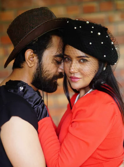 ফিকশনটিতে জুটি বেঁধেছেন তানভীর ও মাহি। ছবি: চরকি