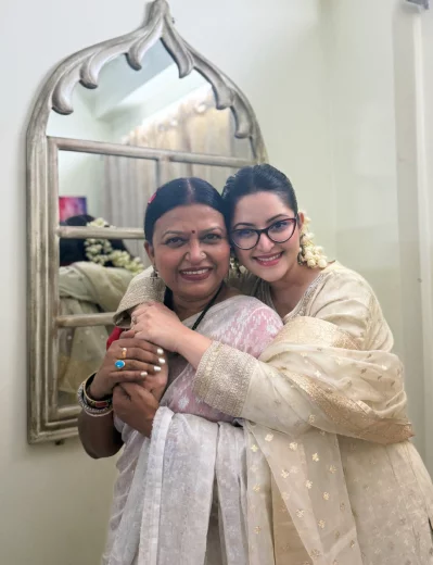 পরী মণির জন্মদিনে অতিথি চয়নিকা চৌধুরী। ছবি: ফেসবুক থেকে নেওয়া
