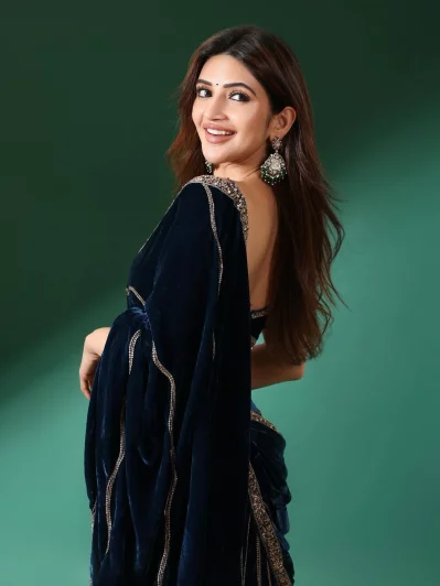 হালকা গয়নাতেও নজর কাড়তে পারেন শ্রীলীলার মতো। ছবি: ইনস্টাগ্রাম থেকে