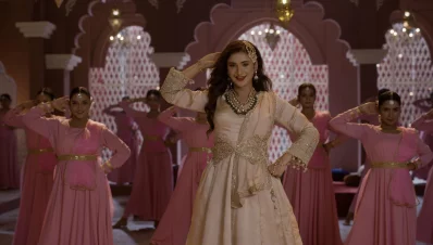 একটি দৃশ্যে সানজানা। ছবি: গায়কের সৌজন্যে