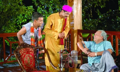 নয় নম্বর বিপদ সংকেত সিনেমার একটি দৃশ্য। ছবি: সংগৃহীত