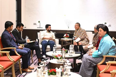 রাজধানীর একটি হোটেলে জাতীয় নাগরিক পার্টির (এনসিপি) প্রতিনিধিরা ভুটানের প্রধানমন্ত্রীর সঙ্গে সাক্ষাৎ করেছেন। ছবি: ফেসবুক