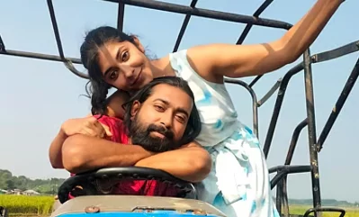 মাটি সিনেমার শুটিংয়ে তোরসা ও আলভী। ছবি: সংগৃহীত