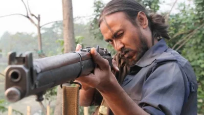 দ্য লাস্ট ঠাকুর সিনেমার একটি দৃশ্য। ছবি: সংগৃহীত