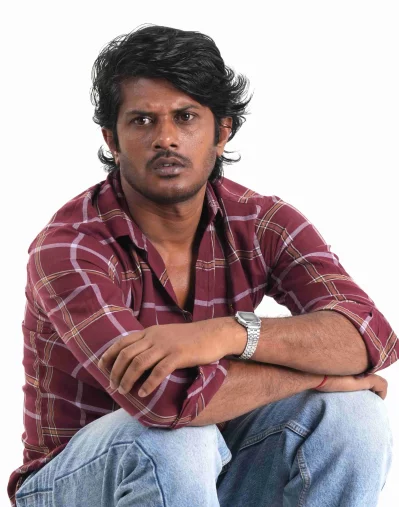 চা গরম লুকে রেজওয়ান পারভেজ। ছবি: চরকি
