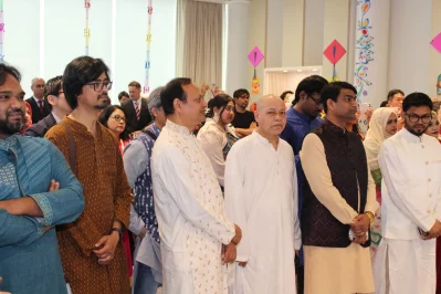 টোকিওস্থ বাংলাদেশ দূতাবাসে পহেলা বৈশাখের অনুষ্ঠানে উপস্থিত বাংলাদেশিদের একাংশ। ছবি: বিজ্ঞপ্তি