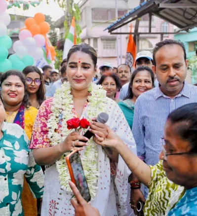 বিধানসভা ভোটের প্রচারে সায়ন্তিকা। ছবি: ফেসবুক থেকে নেওয়া