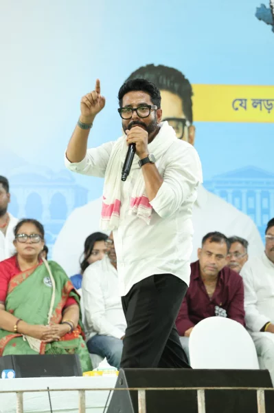 বিধানসভা নির্বাচন উপলক্ষে এক সমাবেশে রাজ। ছবি: ফেসবুক থেকে নেওয়া