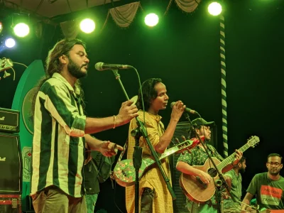 কনসার্টে গানপোকা। ছবি: ফেসবুক থেকে নেওয়া