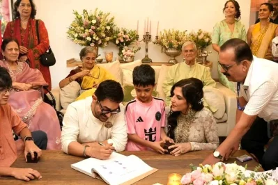 সম্প্রতি প্রেমিকা গৌরির সঙ্গে বিয়ে সেরেছেন আমির। ছবি: সংগৃহীত