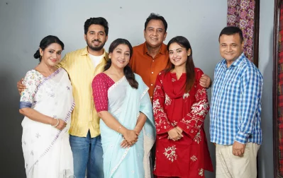 গুরুত্বপূর্ণ চরিত্রে রয়েছেন ডা. এজাজুল ইসলাম ও মনিরা আক্তার মিঠু। ছবি: সিনেমাওয়ালা এন্টারটেইনমেন্ট