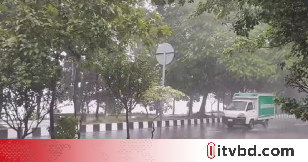 সাগর থেকে সরেছে গভীর নিম্নচাপ, বৃষ্টি থাকতে পারে আরও এক সপ্তাহ